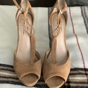 MARC FISHER PLATFORM PEEPTOES IN EXCELLENT CONDITION WORN one time!!!!